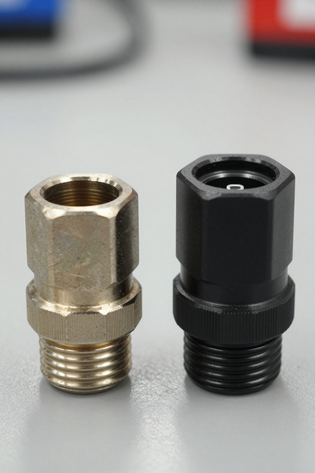 Diagram showing how particulate matter can damage the O-ring and sealing surfaces inside a quick-disconnect fitting.